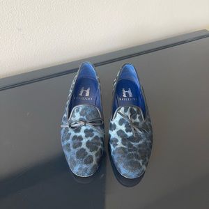 Hadleigh’s Blue Leopard Print Slippers / Loafers